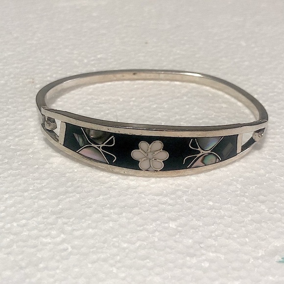 VTG Taxco Abalone Inlay Sterling Bangle Bracelet Floral Flower Butterfly 6.5” - Picture 3 of 9